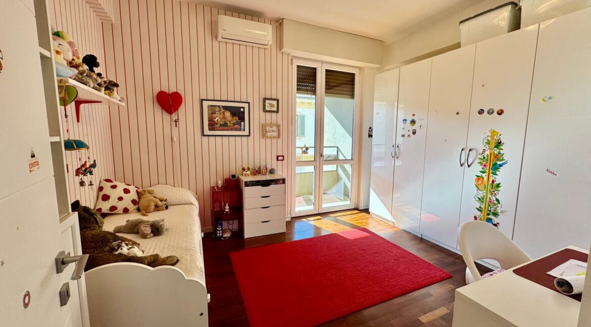 WhatsApp Image 26-02-26 at 18.48.07